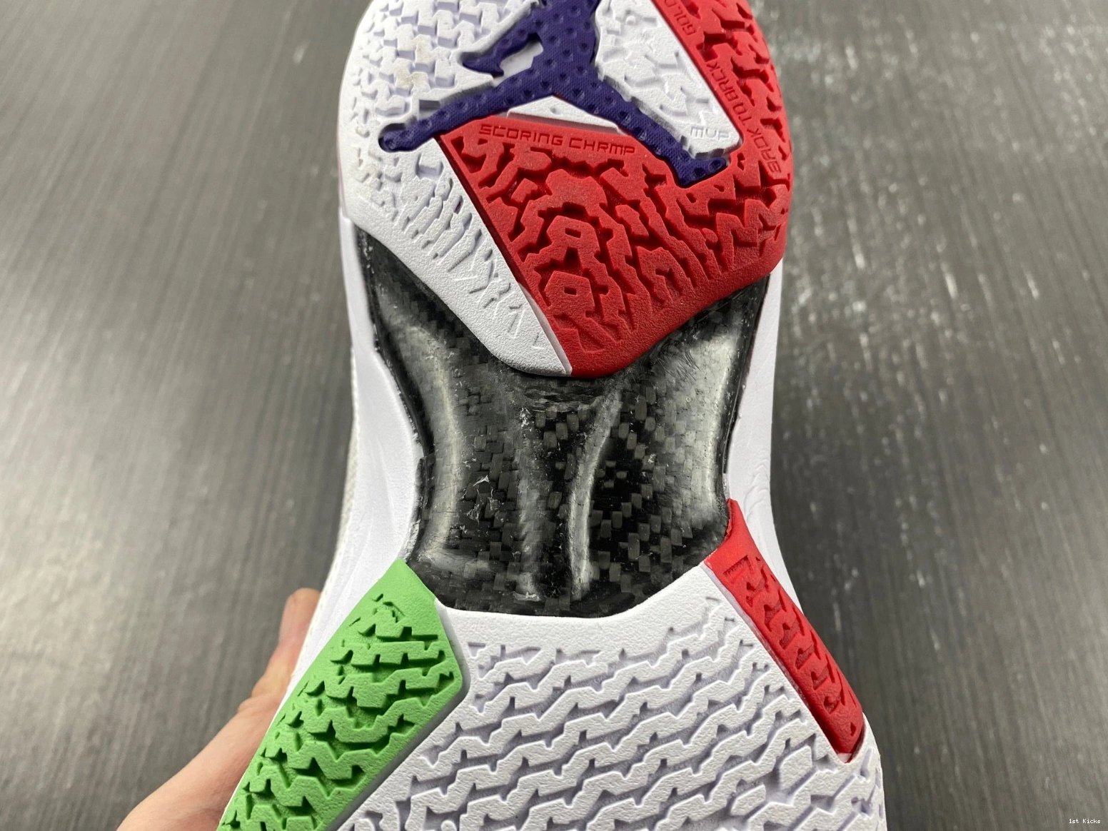 37 Hare Jordan DD6958-160 0107